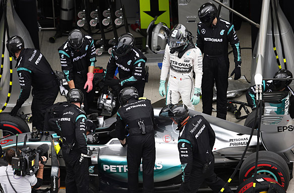 Nico Rosberg-Mercedes için dayanıklılık kötüye gidiyor. 2015
