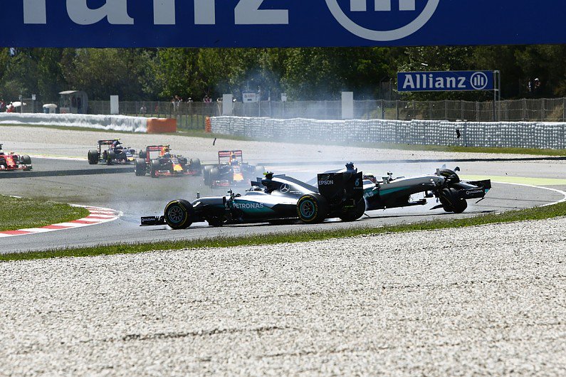 Hamilton - Rosberg Kazasından Ceza Çıkmadı