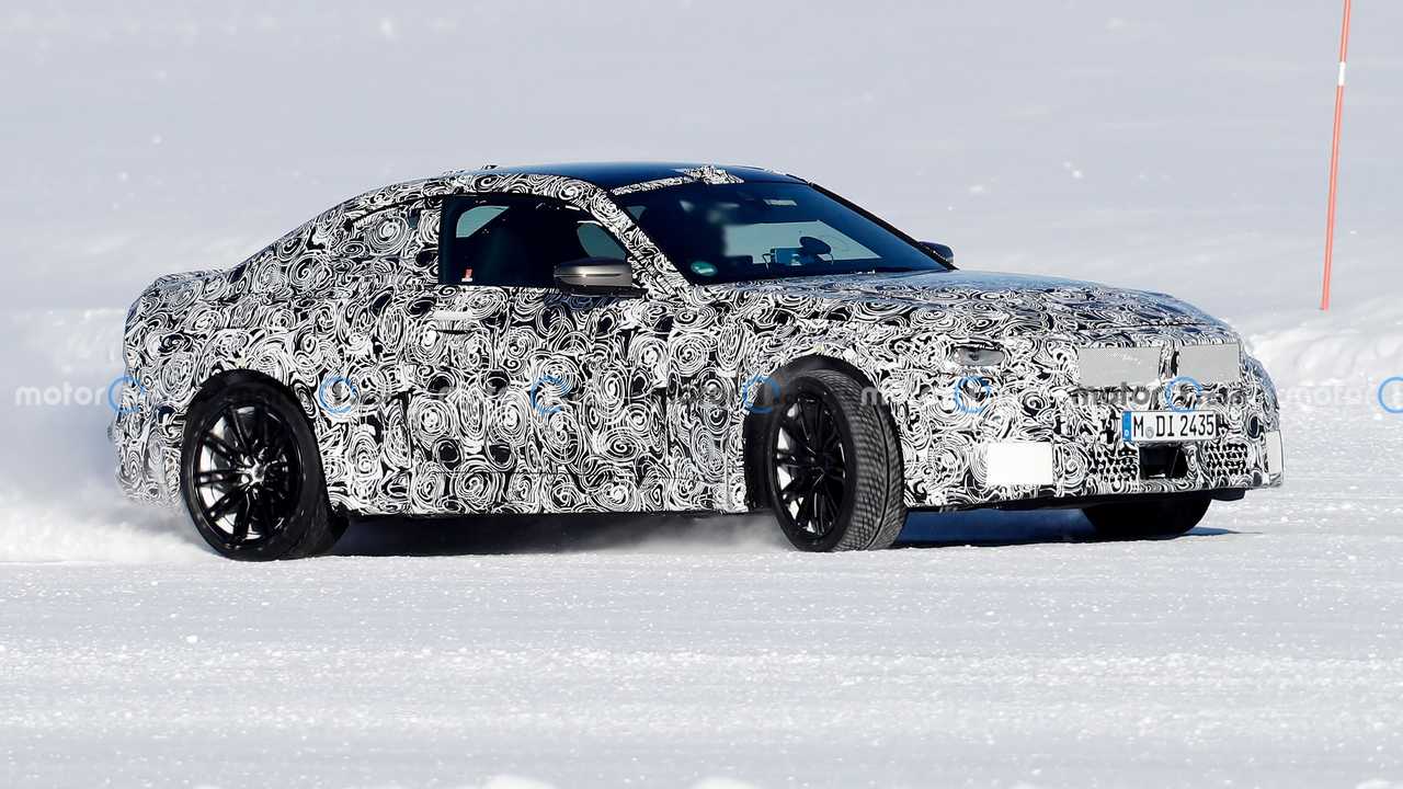 Yeni BMW M2’yi, soğuk hava testlerinde görüntüledik