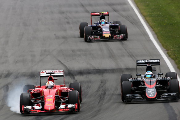 Vettel: “Alonso’yu geçerken daha akıllı davranmalıydım”