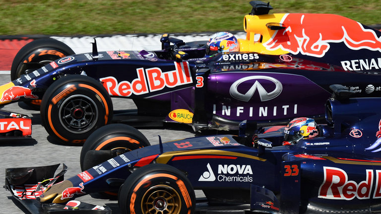Renault Formula 1 geleceği hakkında Bernie Ecclestone ile görüşüyor