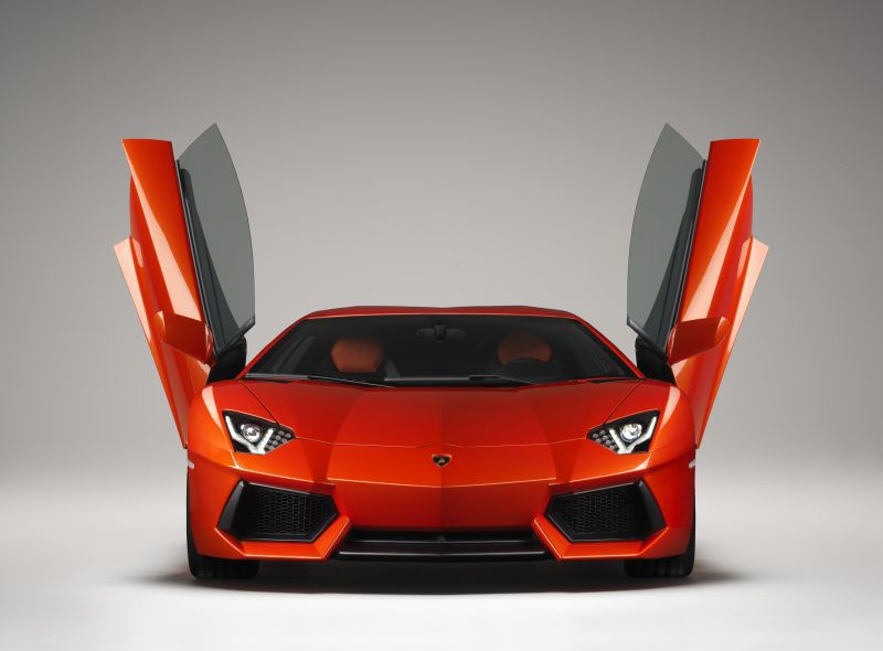 Lamborghini – Aventador LP 700-4 coupe – 6.5 V12 (700 Hp) 4WD – Teknik Özellikler