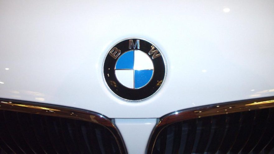 BMW elektrikli otomobil üretimini erteledi!