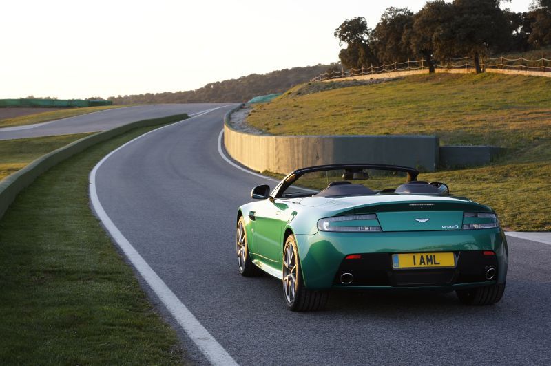 Aston Martin – V8 Vantage – 4.7 V8 (426 Hp) Sportshift – Teknik Özellikler