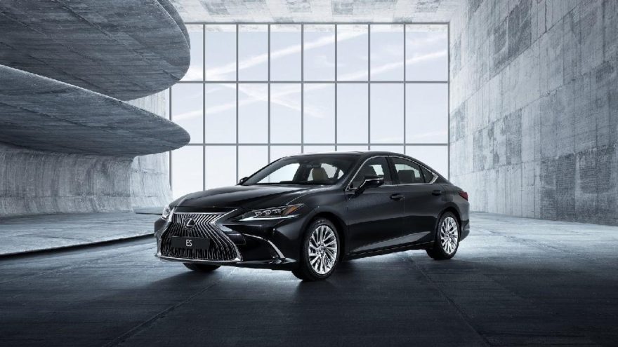 Hem sportif hem lüks : Lexus ES