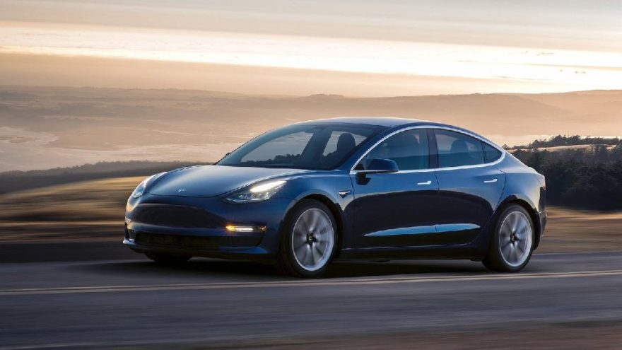 Tesla Model 3’ün üretimini durdurdu!