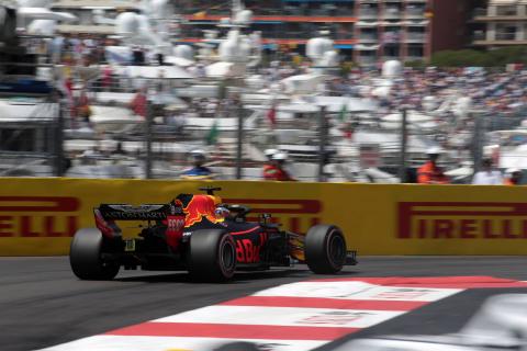 Red Bull prioritising F1 engine decision over new Ricciardo deal 