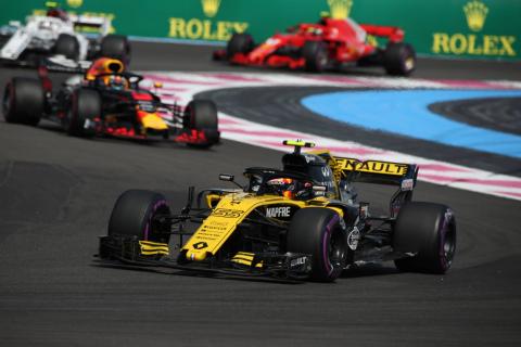 Late issue 'hurts' Sainz after drop to P8 in France