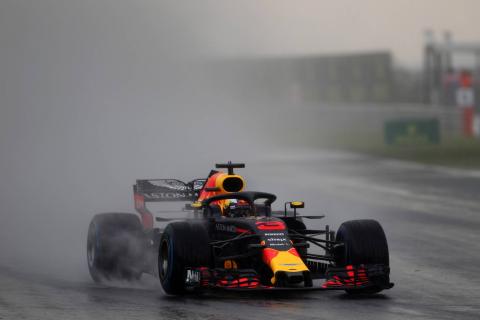 Frustrated Ricciardo blames bad luck for shock Q2 exit in Hungary