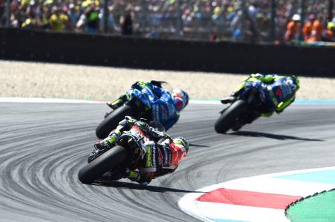 Crutchlow unable to pass, podium slips away