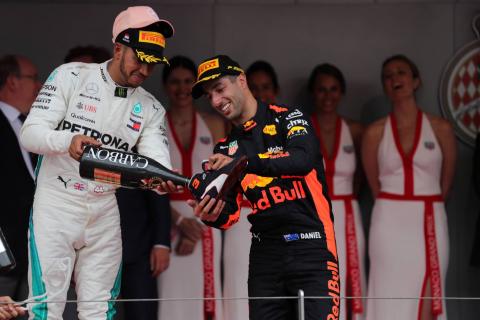 Hamilton admires Ricciardo’s ‘brave risk’ to join Renault
