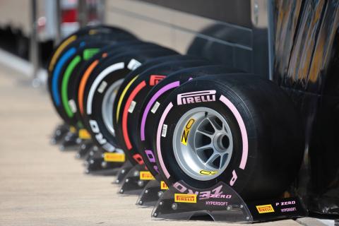 Pirelli reveals F1 tyre selections for 2018 finale