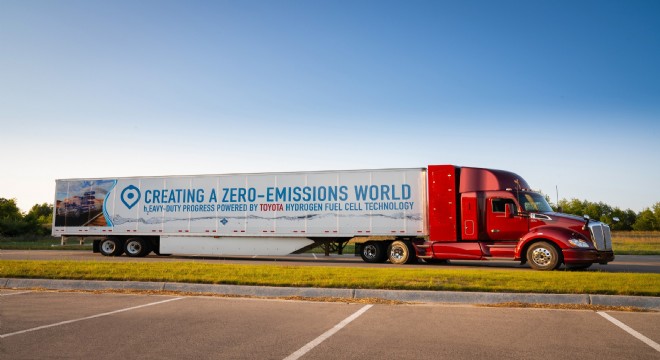 Toyota’nın Hidrojen Yakıt Teknolojisiyle 0 Emisyonlu Çekiciler Geliyor!