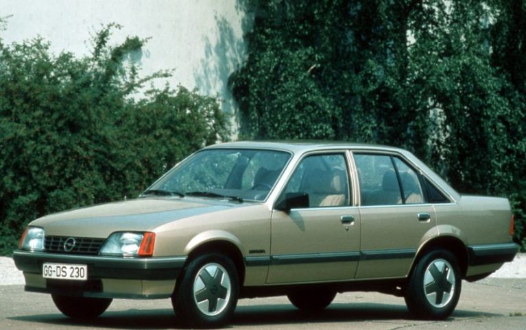 Opel – Rekord E (facelift 1982) – 1.8 (75 Hp) – Teknik Özellikler