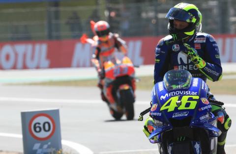 Rossi declines Marquez handshake