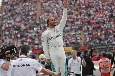 Hamilton reveals grandfather died days before title win