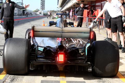 F1 cars to use rear endplate rain lights from 2019