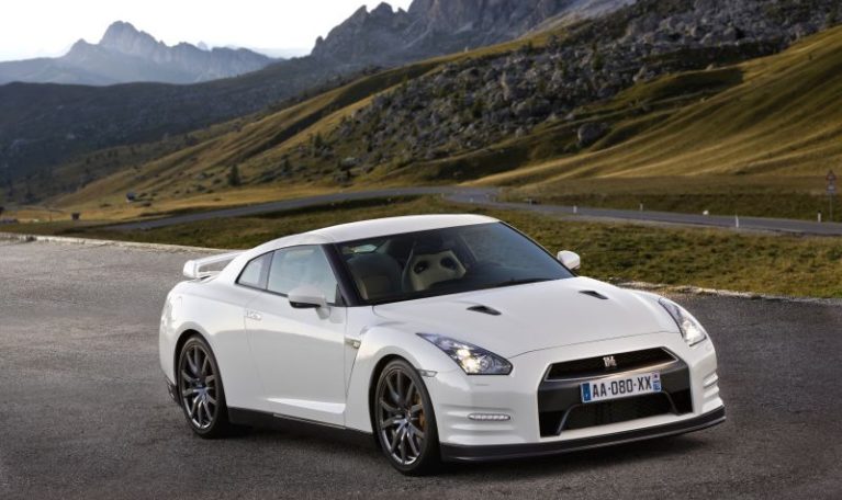 Nissan – GT-R – 3.8 V6 (530 Hp) 4WD Automatic – Teknik Özellikler