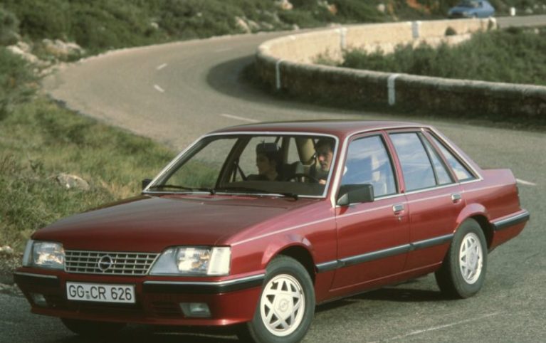 Opel – Senator – 2.2i (115 bg) – Teknik Özellikler