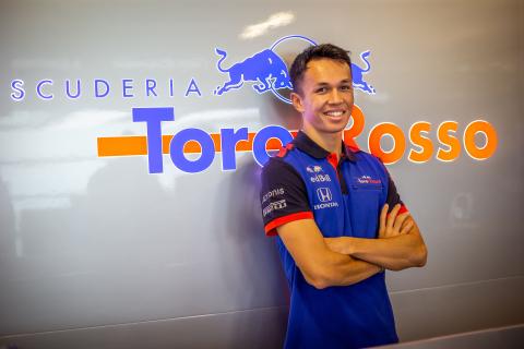 Albon picks 23 as permanent F1 number