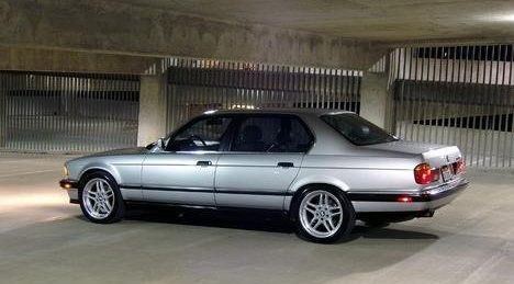 BMW – 7 Serisi (E32) – 735i (211 Hp) cat Automatic – Teknik Özellikler