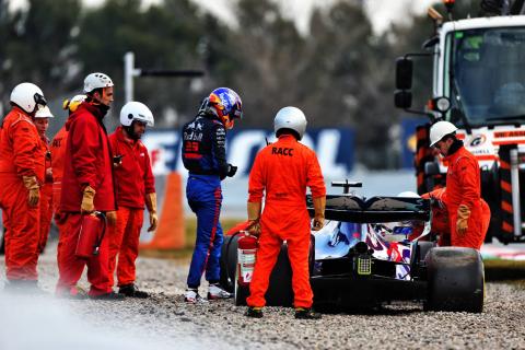 Albon laughs off first-lap spin on F1 test debut