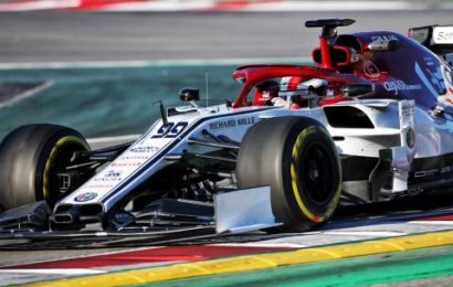 Giovinazzi tops opening morning of second F1 test