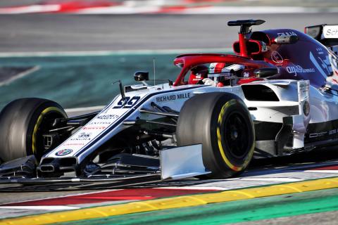 Giovinazzi tops opening morning of second F1 test