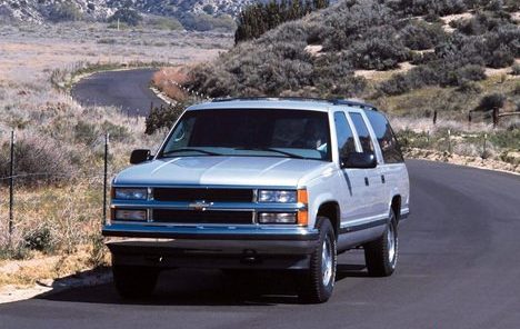 Chevrolet – Suburban (GMT400) – 7.4 i V8 (230 Hp) – Teknik Özellikler