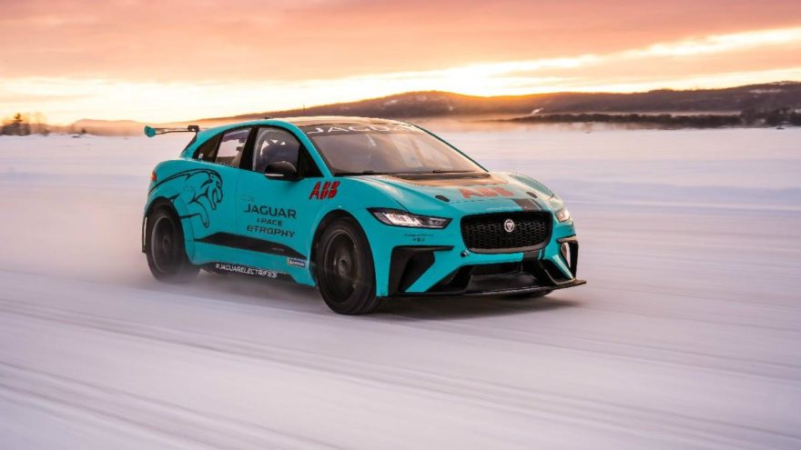 Jaguar I-Pace eTrophy soğuk hava testlerinden geçti!