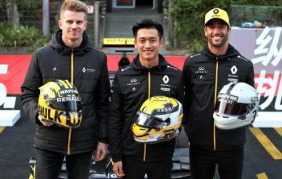 Renault drivers reveal retro helmets for F1’s 1000th race