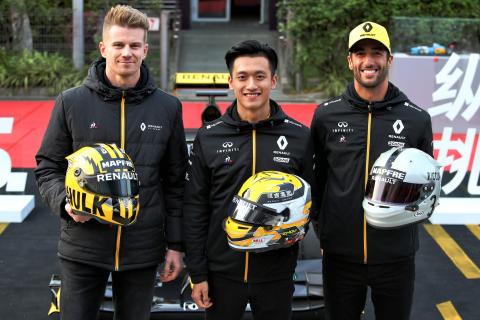 Renault drivers reveal retro helmets for F1’s 1000th race