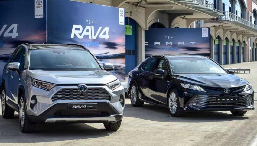 Yeni Toyota Camry Hybrid ve RAV4 Hybrid kaç para? Yeni Toyota Camry Hybrid ve RAV4 Hybrid kaç para?