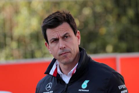 Wolff won’t ‘fish’ other drivers until Hamilton’s plans defined