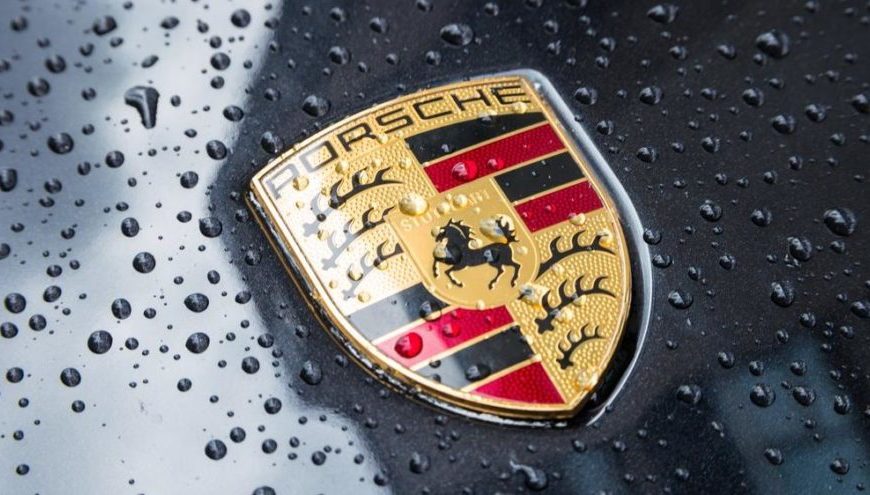 Porsche’ye baskın!