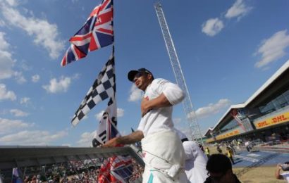 Hamilton says F1 can’t ‘turn its back’ on Silverstone