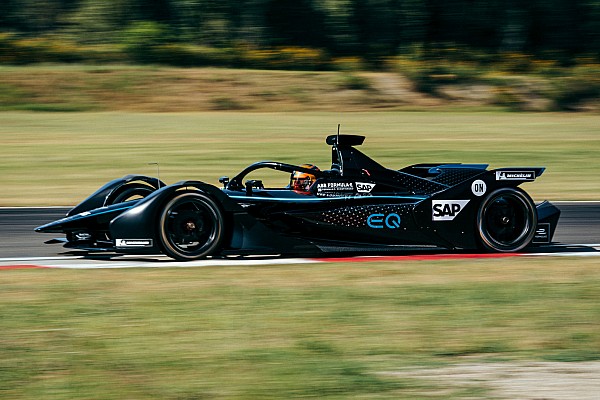 Mercedes, Formula E aracı ile yaptığı ikinci testi tamamladı