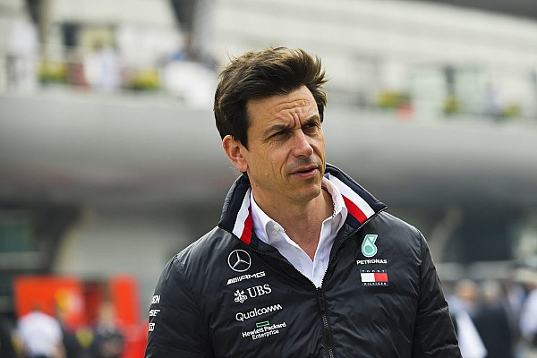 Wolff: FIA, Ferrari cezasını yeniden inceleseydi Pandora’nın kutusunu açabilirdi Wolff: FIA, Ferrari cezasını yeniden inceleseydi Pandora’nın kutusunu açabilirdi
