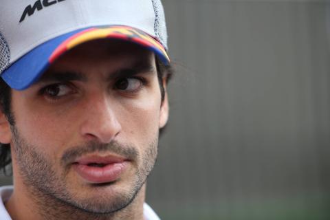 Sainz: McLaren F1 contract stability better than Red Bull model