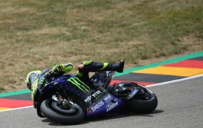 Rossi: Motorcycle 'more like a girlfriend than a mum!'