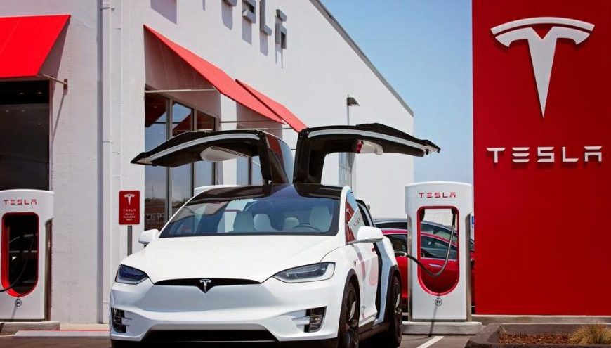Tesla’nızdan Netflix ve Youtube izleyebileceksiniz!