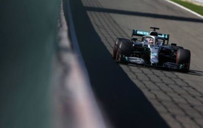 Hamilton: Mercedes losing ‘nearly a second’ to Ferrari on straights