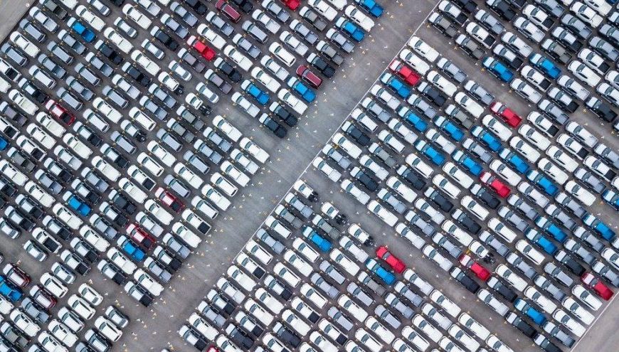 Yeni vergilerden en çok BMW ve Mercedes etkilenecek! Yeni vergilerden en çok BMW ve Mercedes etkilenecek!