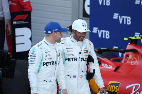Hamilton: Mercedes teamwork vital after Ferrari fractions Hamilton: Mercedes teamwork vital after Ferrari fractions