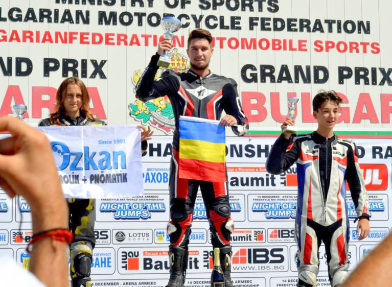 Bengiç ve Karpuz’dan Çifte Kupa Bengiç ve Karpuz’dan Çifte Kupa