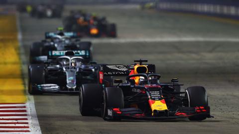 Verstappen says Singapore GP a “wake-up call” for Red Bull Verstappen says Singapore GP a “wake-up call” for Red Bull