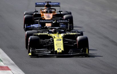 McLaren, Renault’dan yavaş kaldığı için mutsuz