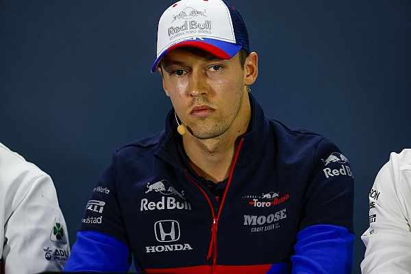 Kvyat: “Formula 1’de kalacağım için mutluyum” Kvyat: “Formula 1’de kalacağım için mutluyum”