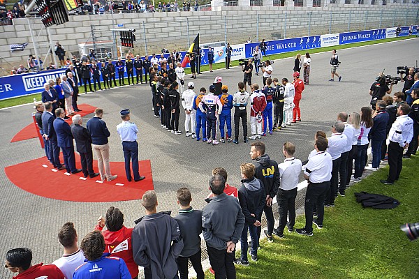 Norris: Formula 1 sürücüleri bile yarışları “güvenli olarak görüyor” Norris: Formula 1 sürücüleri bile yarışları “güvenli olarak görüyor”