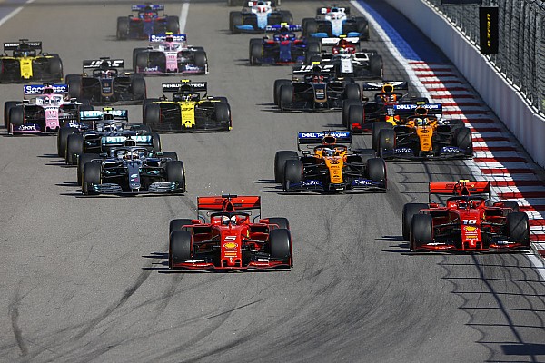 Vettel: “Yarıştan önce Leclerc’le ‘açık bir anlaşma’ yaptık” Vettel: “Yarıştan önce Leclerc’le ‘açık bir anlaşma’ yaptık”